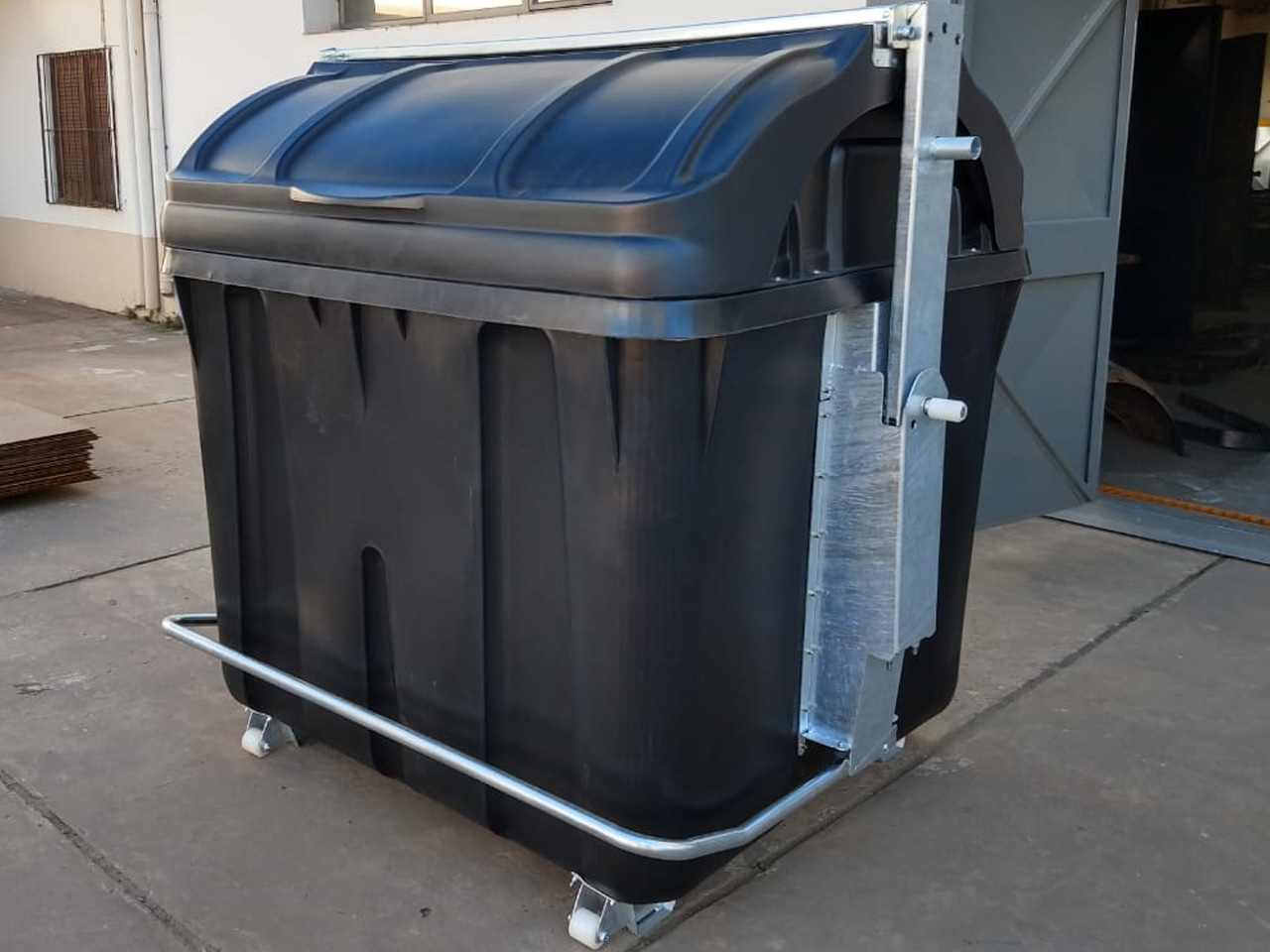 Contenedor 3200 litros